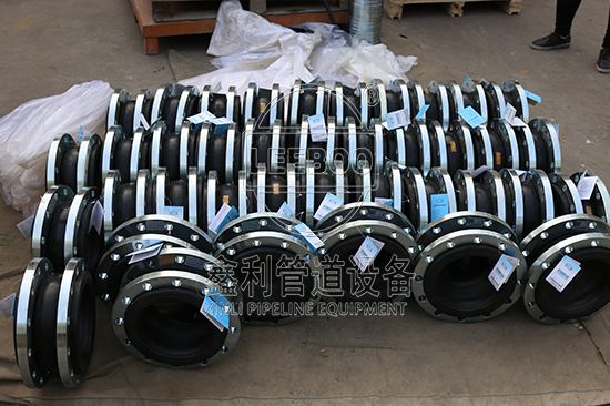 連城13個項(xiàng)目使用鞏義鑫利單球體橡膠接頭