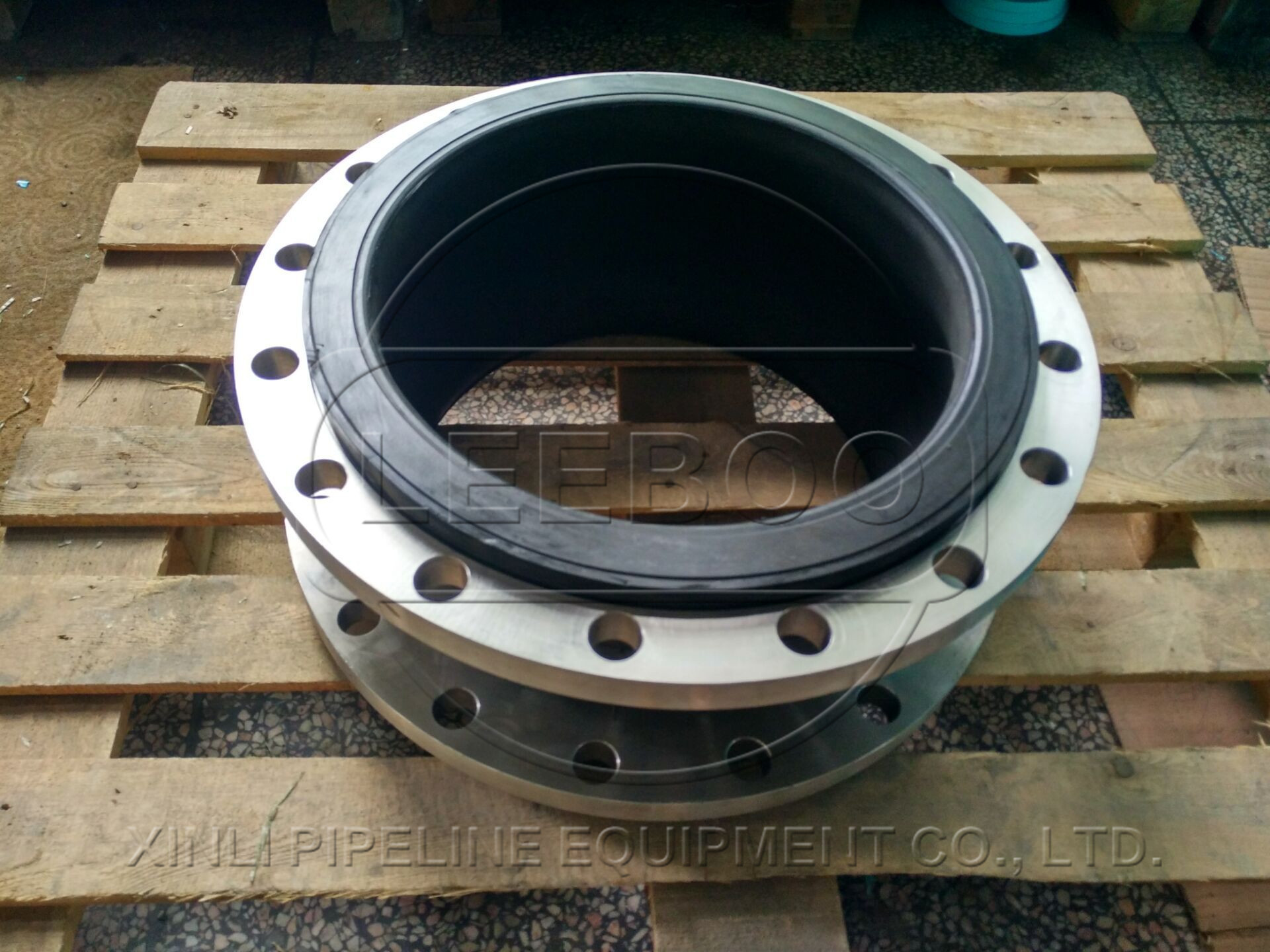 DN500<a href=http://www.xinligd.com target=_blank class=infotextkey>橡膠接頭</a>外貿(mào)發(fā)貨圖